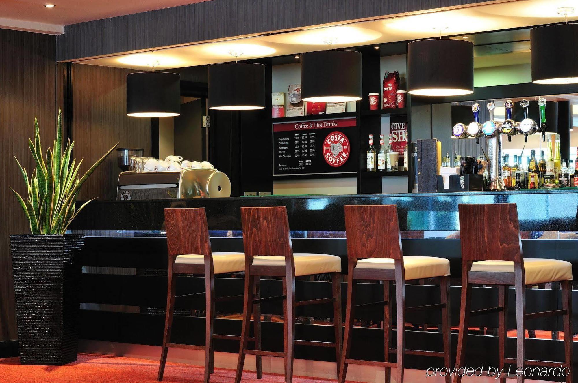 Hotel Doubletree By Hilton Woking Ristorante foto